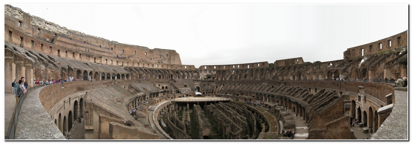 Amphitheatrum Flavium (Kolosseum)
